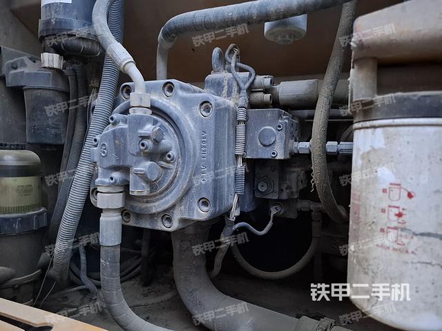 液壓泵艙室正面整體（整機(jī)外觀）