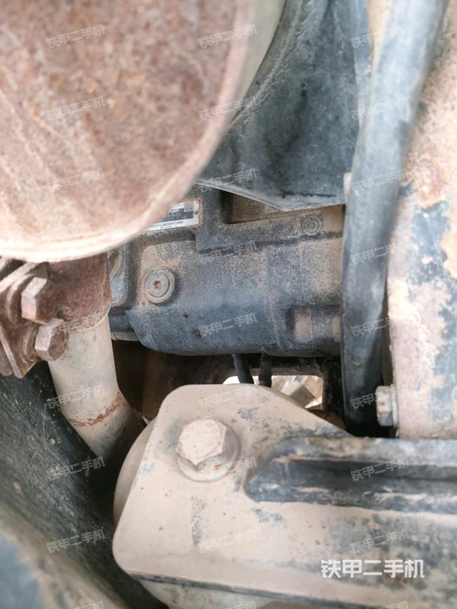 液壓泵艙室正面整體（整機(jī)外觀）