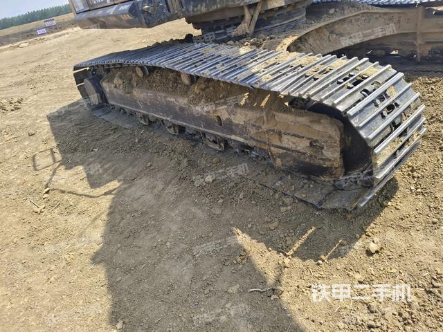 左側(cè)履帶整體?（行走機(jī)構(gòu)）