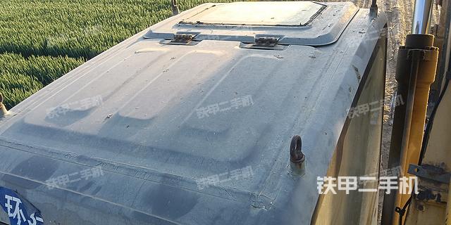 駕駛室頂部（整機外觀）