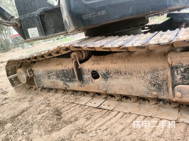 單側(cè)履帶整體（整機(jī)外觀）