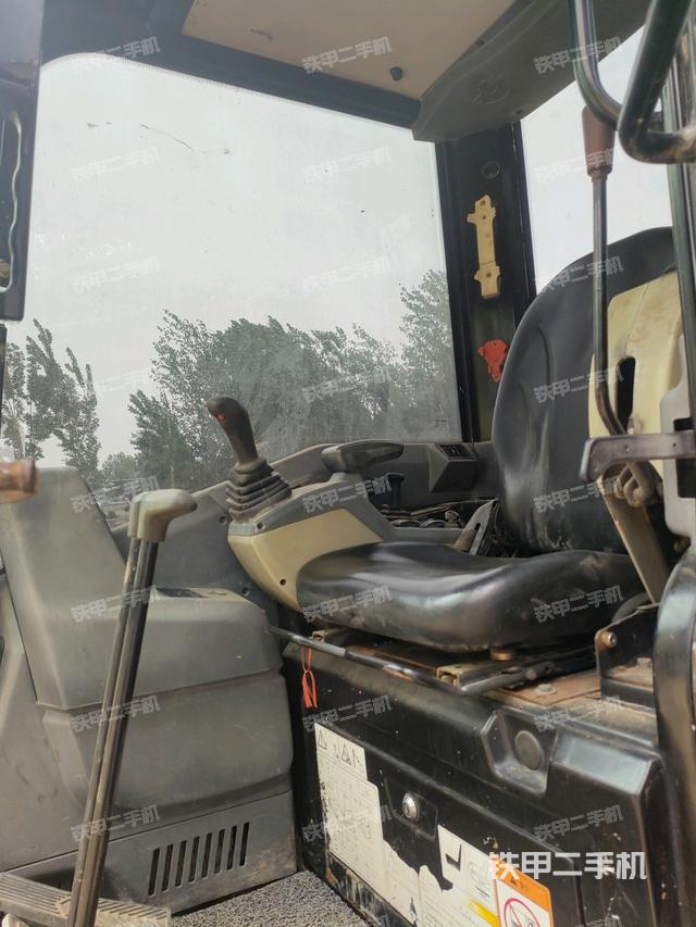 駕駛室頂部（整機(jī)外觀）