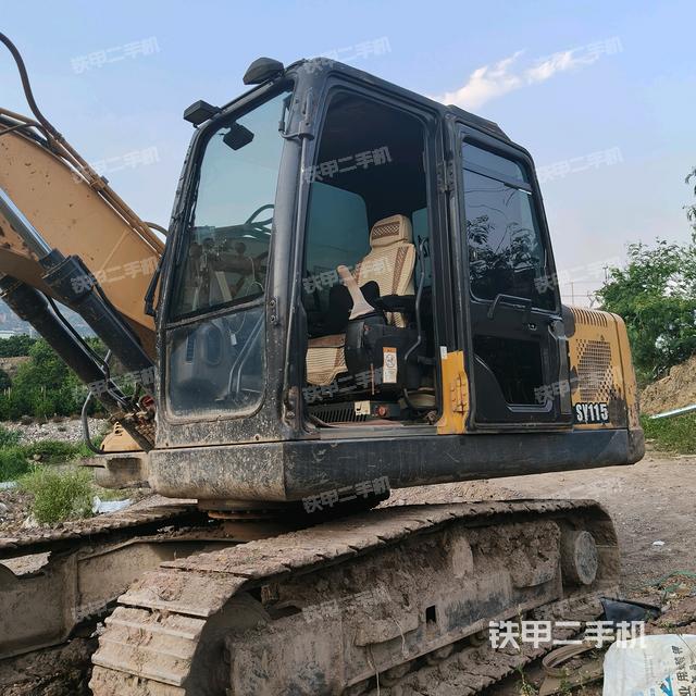 駕駛室整體（整機(jī)外觀）