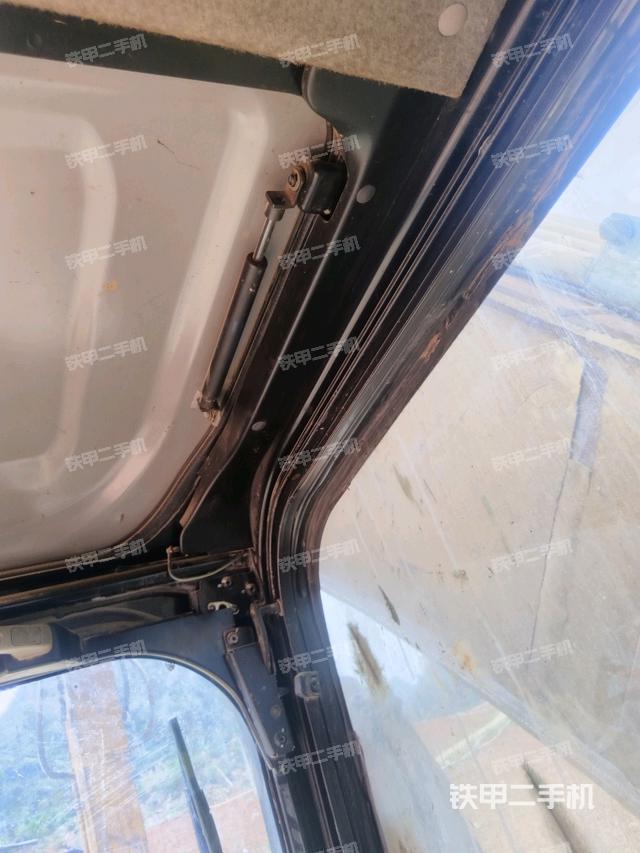 右側(cè)玻璃角標(biāo)（駕駛室部分）