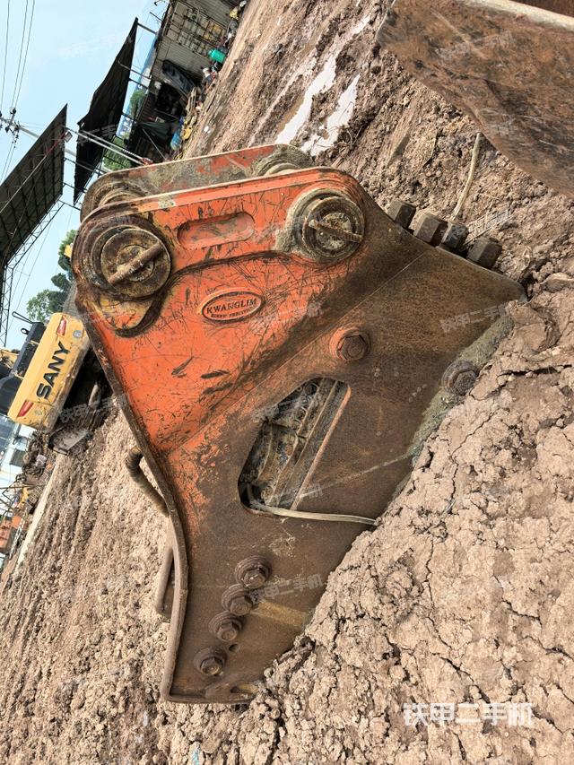 右前45(整機(jī)外觀) 右前45(整機(jī)外觀)