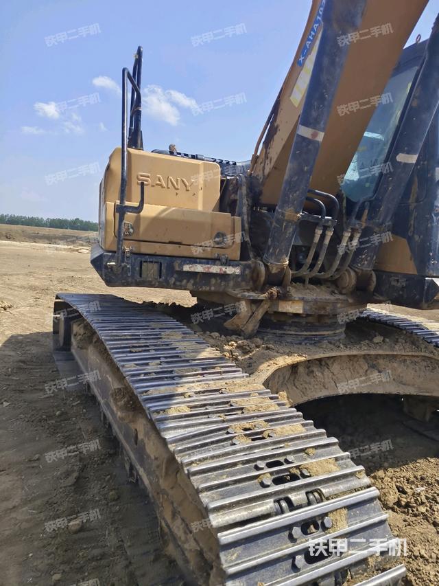 大臂油缸整體?豎拍（工作和回轉(zhuǎn)裝置）