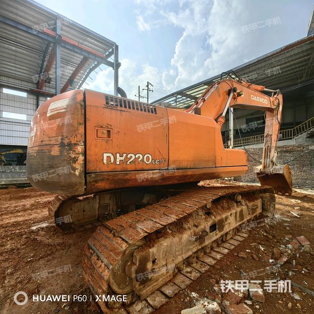 右后45(整機外觀) 右后45(整機外觀)