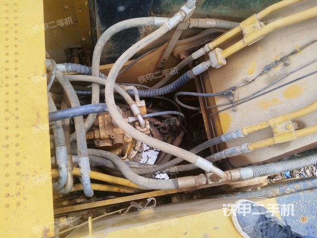 中央回轉(zhuǎn)接頭特寫（上車部件）