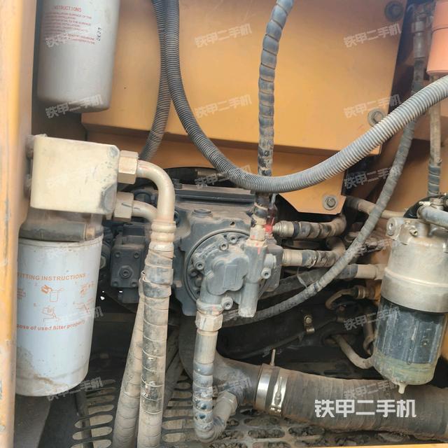 液壓泵艙室正面整體（整機(jī)外觀）