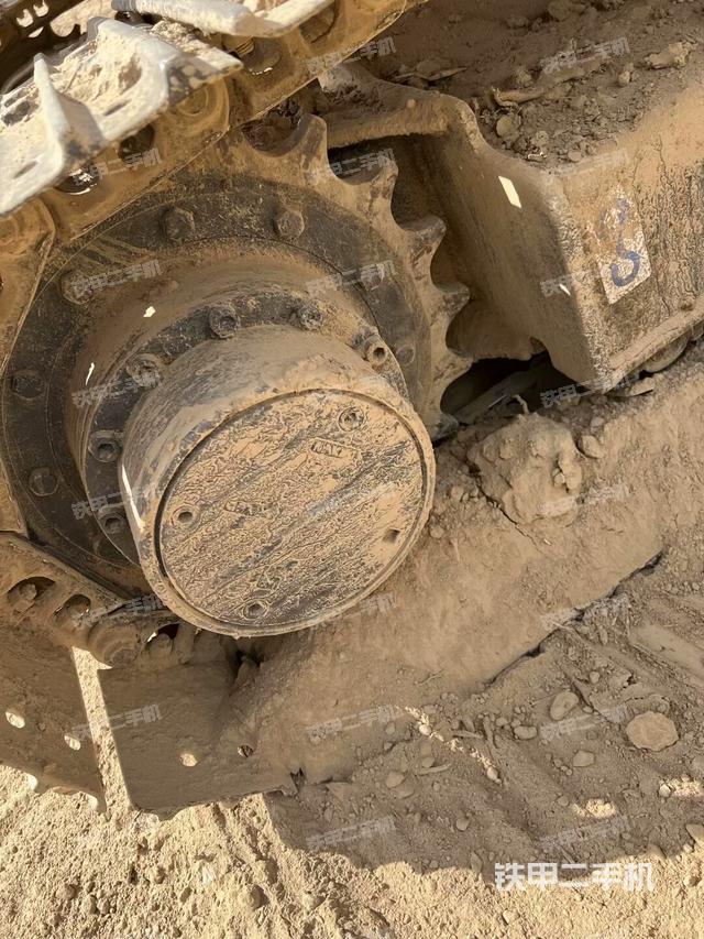 單側(cè)履帶整體（整機(jī)外觀）