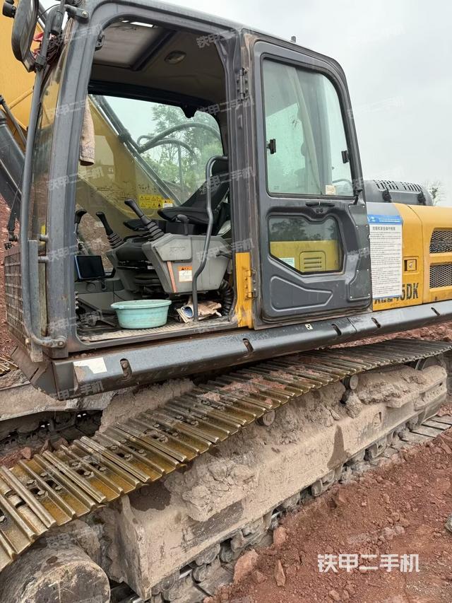 駕駛室整體（整機(jī)外觀）