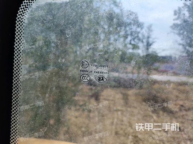 后窗玻璃角標(biāo)（駕駛室部分）