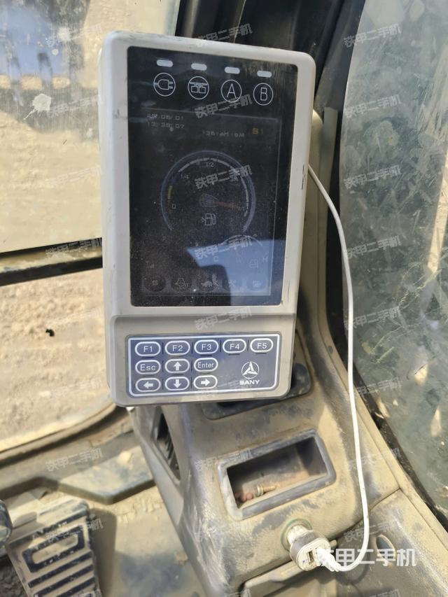 后窗玻璃角標(biāo)（駕駛室部分）