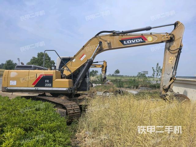右前45(整機(jī)外觀) 右前45(整機(jī)外觀)