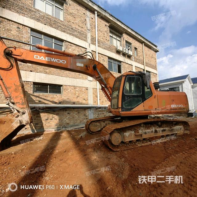斗山DH220LC-V挖掘機