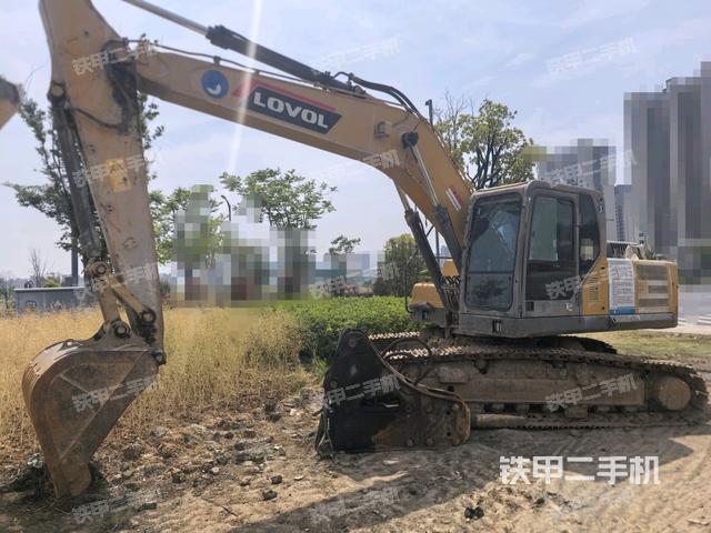 雷沃重工FR220E挖掘機(jī)
