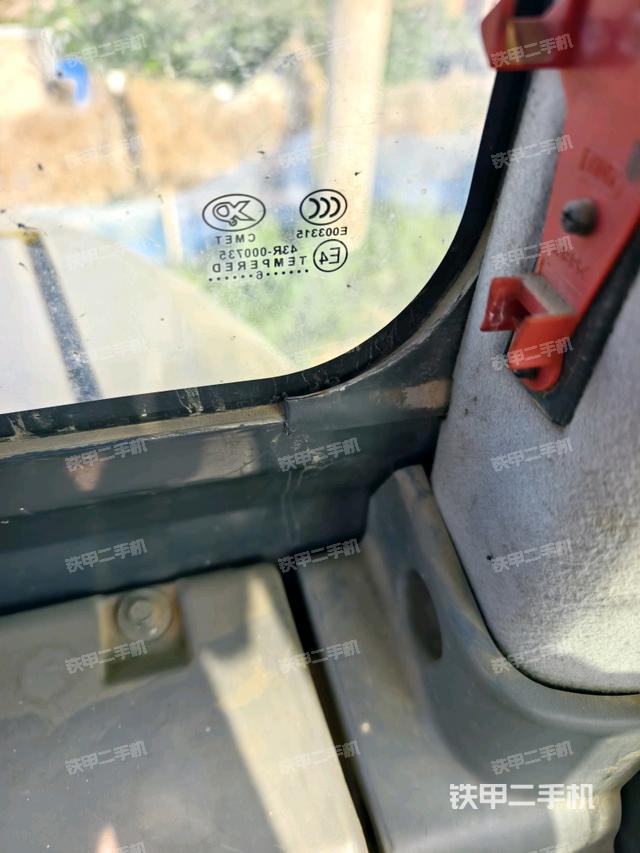 后窗玻璃角標(biāo)（駕駛室部分）