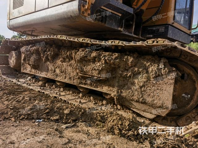 右側(cè)履帶整體?（行走機(jī)構(gòu)）