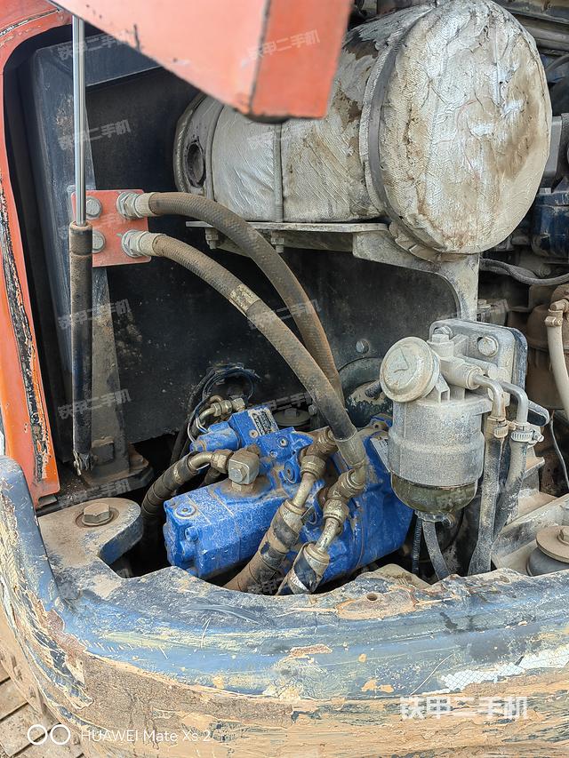 液壓泵艙室正面整體（整機(jī)外觀）