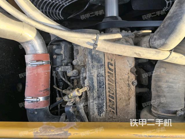 氣門(mén)室蓋螺絲特寫(xiě)（上車(chē)部件）