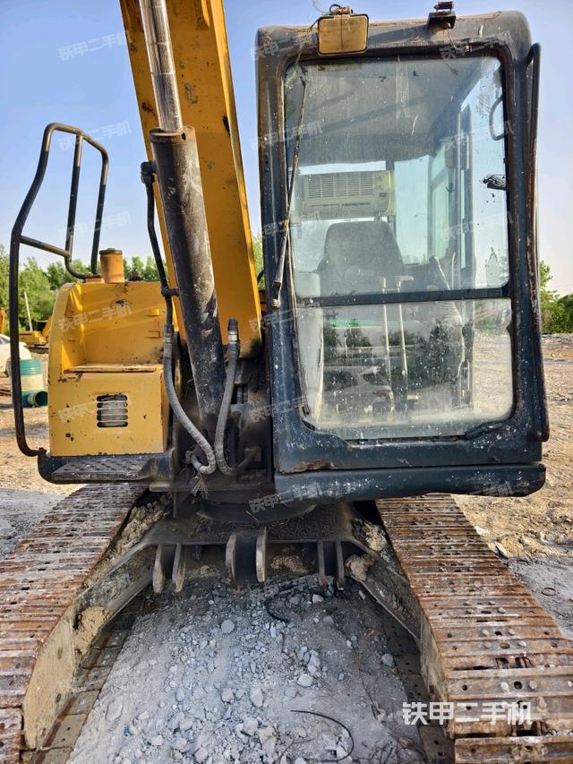 轉(zhuǎn)盤和下車架正前（工作和回轉(zhuǎn)裝置）