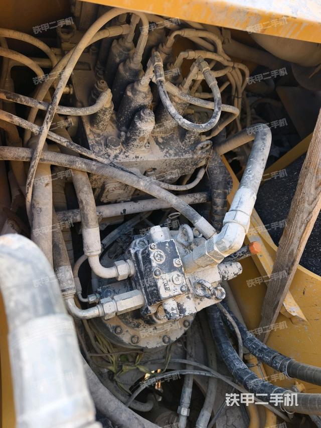 回轉(zhuǎn)馬達（上車部件）