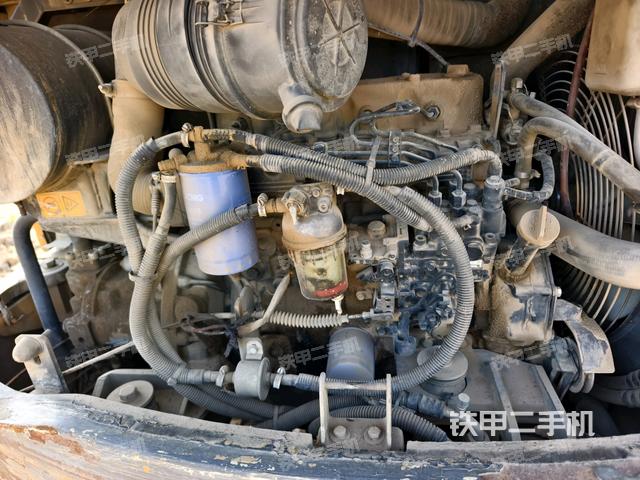 發(fā)動(dòng)機(jī)室（上車部件）