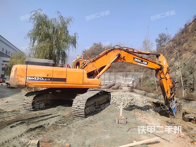 斗山DH420LC-7挖掘機(jī)