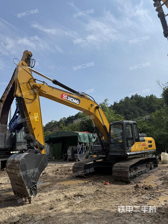 徐工XE245DK挖掘機(jī)