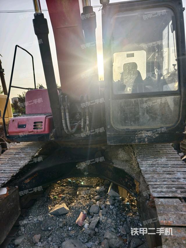 大臂油缸整體?豎拍（工作和回轉(zhuǎn)裝置）