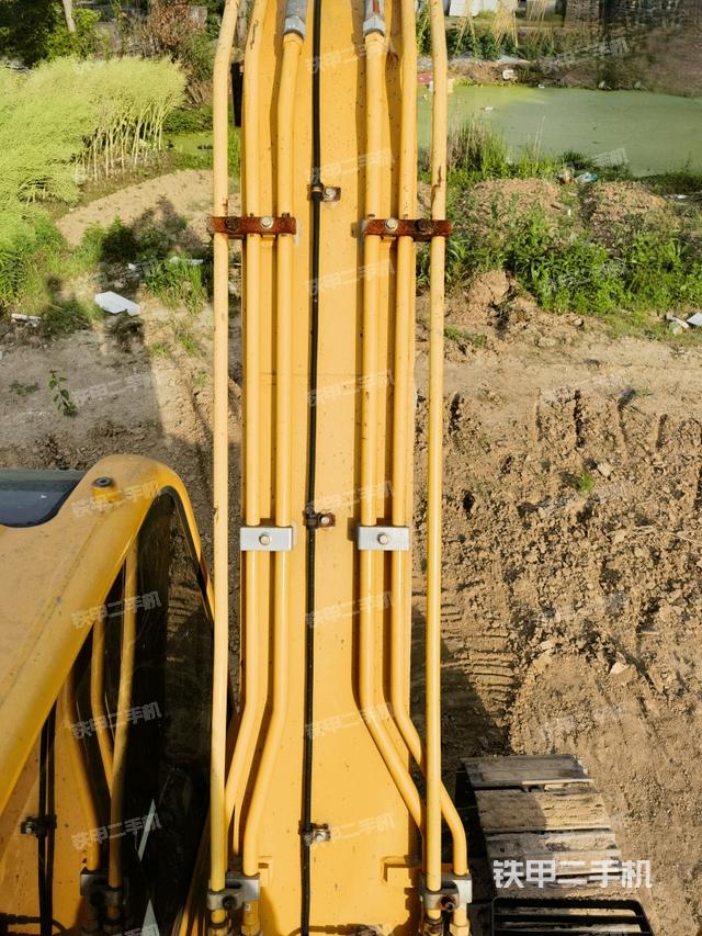 大臂背部俯視（工作和回轉(zhuǎn)裝置）