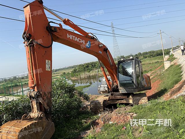 日立ZX200-3挖掘機