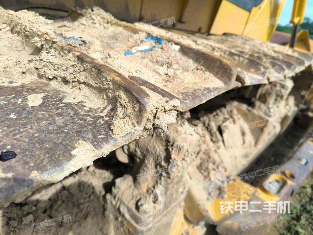 右驅(qū)動(dòng)輪(推土機(jī)底盤及工作裝置) 右驅(qū)動(dòng)輪(推土機(jī)底盤及工作裝置)