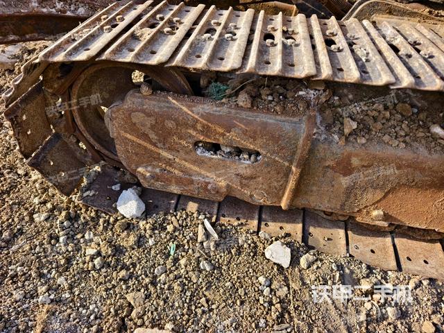 右側(cè)履帶整體?（行走機(jī)構(gòu)）