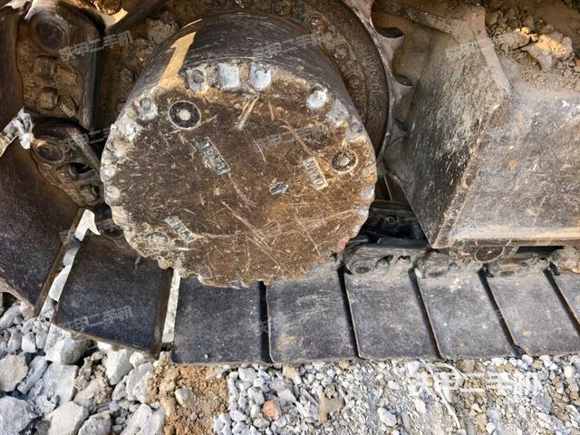 左驅(qū)動輪（行走機構(gòu)）