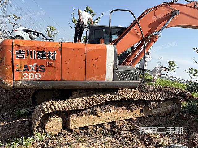 整機右后45°(整機外觀) 整機右后45°(整機外觀)