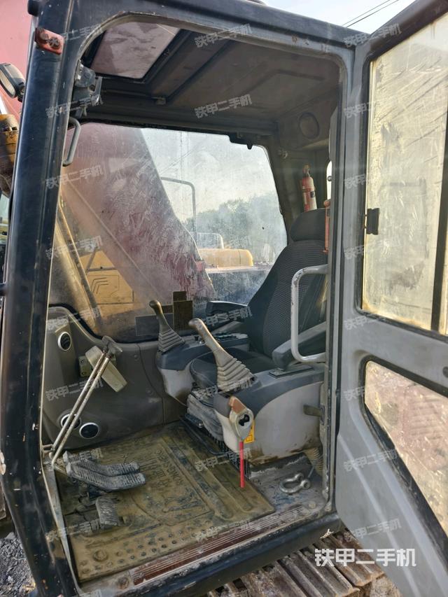 駕駛室正側(cè)（駕駛室部分）