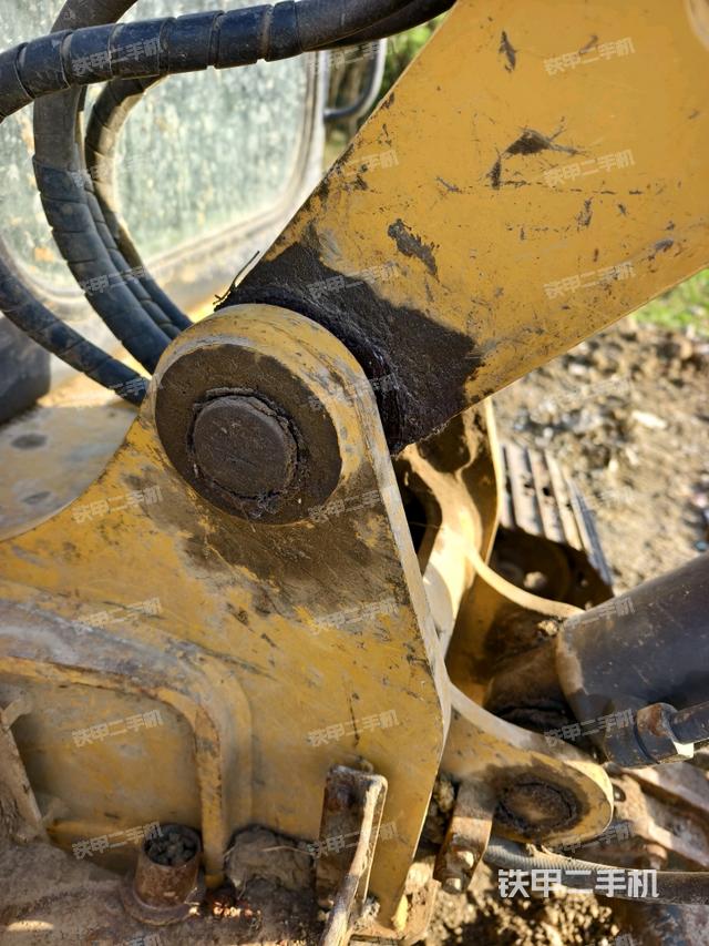 大臂根部?斜（工作和回轉(zhuǎn)裝置）