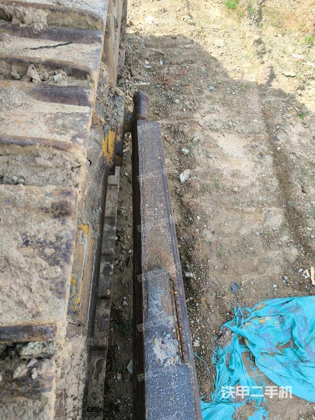 操作手柄左(推土機(jī)駕駛室) 操作手柄左(推土機(jī)駕駛室)