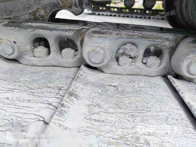 单侧履带整体(整机外观) 单侧履带整体(整机外观)