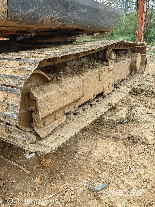 單側(cè)履帶整體（整機(jī)外觀）