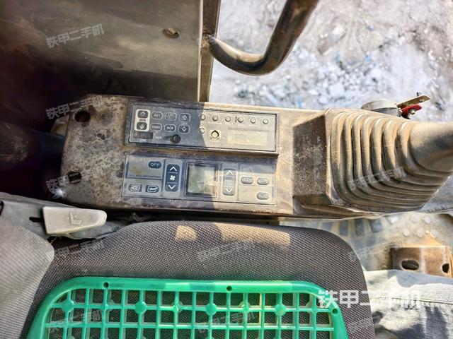 座椅左側(cè)控制臺(tái)/音響/含左手柄（駕駛室部分）