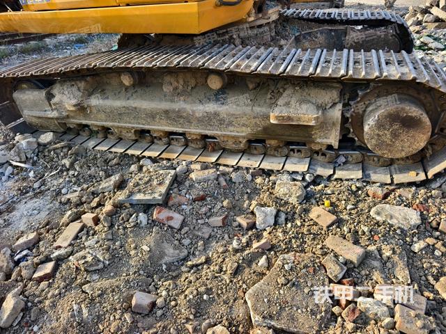 右侧履带整体(行走机构) 右侧履带整体(行走机构)