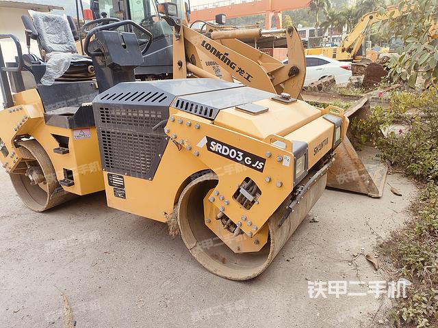 整機(jī)左側(cè)（設(shè)備外觀及核心部件）