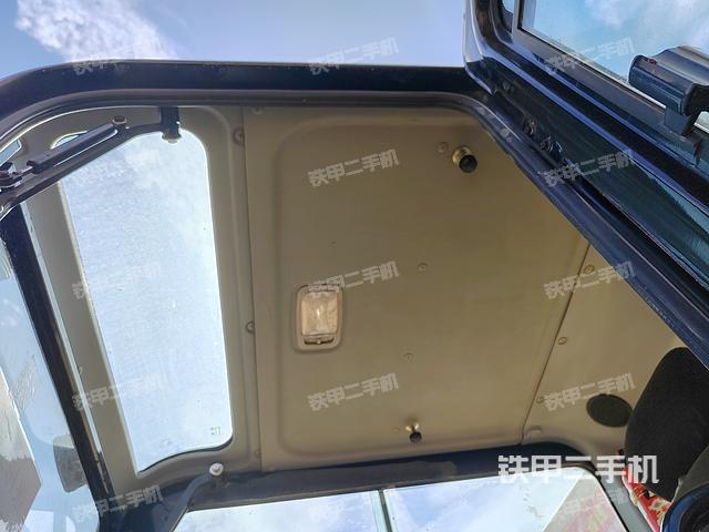 駕駛室頂部（整機(jī)外觀）