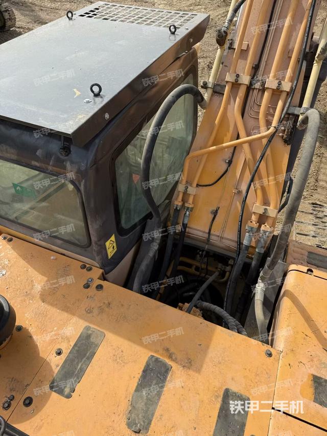 駕駛室頂部（整機(jī)外觀）