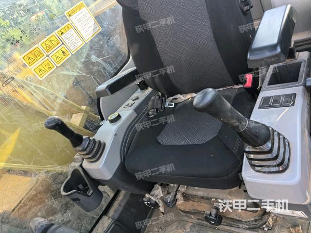 后窗玻璃角標(biāo)(駕駛室部分) 后窗玻璃角標(biāo)(駕駛室部分)