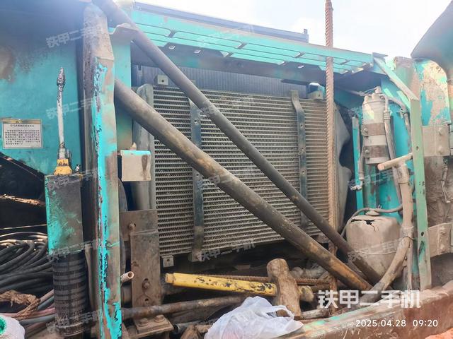 液壓泵艙室正面整體(整機(jī)外觀) 液壓泵艙室正面整體(整機(jī)外觀)