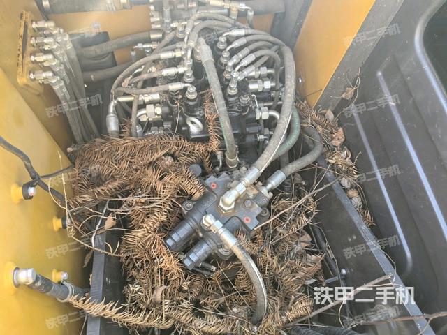 駕駛室頂部俯視(上車部件) 駕駛室頂部俯視(上車部件)