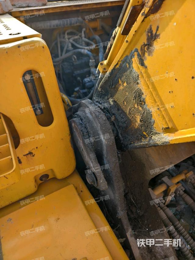 大臂根部 斜视(工作和回转装置) 大臂根部 斜视(工作和回转装置)